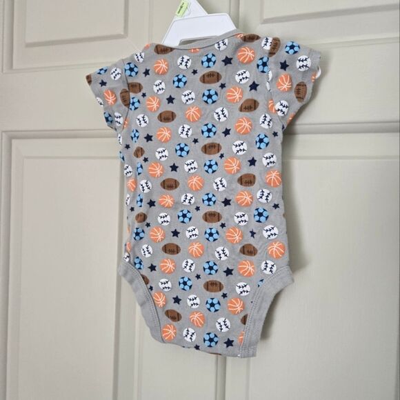 3/$10 Gerber onesie size 3m - Picture 3 of 4